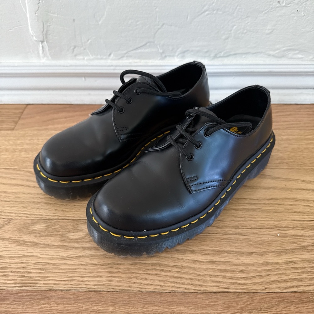SOLD Dr. Martens 1461 oxford shoes